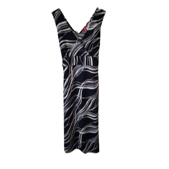XI Black & White Swirl V-Neck & Back Tie Back Dress - Picture 1 of 4